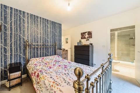 3 bedroom apartment for sale, Brumwell Avenue, London