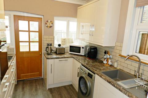 2 bedroom terraced house for sale, Halstead Road, Enfield EN1