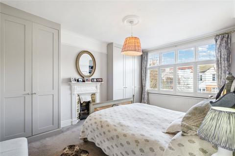 31 Deanhill Road, London, SW14 7DQ