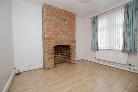 2 bedroom terraced house to rent, Birch Street, Swindon SN1