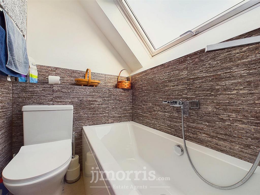 CAM03686 G0-PR0257-STILL009.jpg