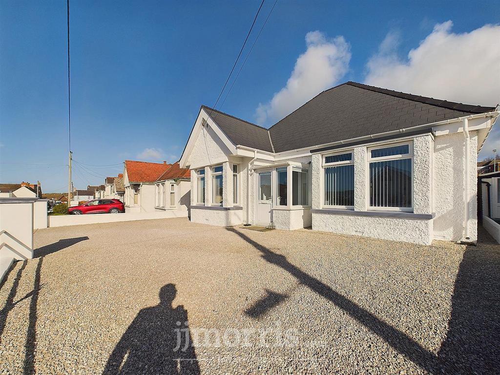 CAM03686 G0-PR0257-STILL039.jpg