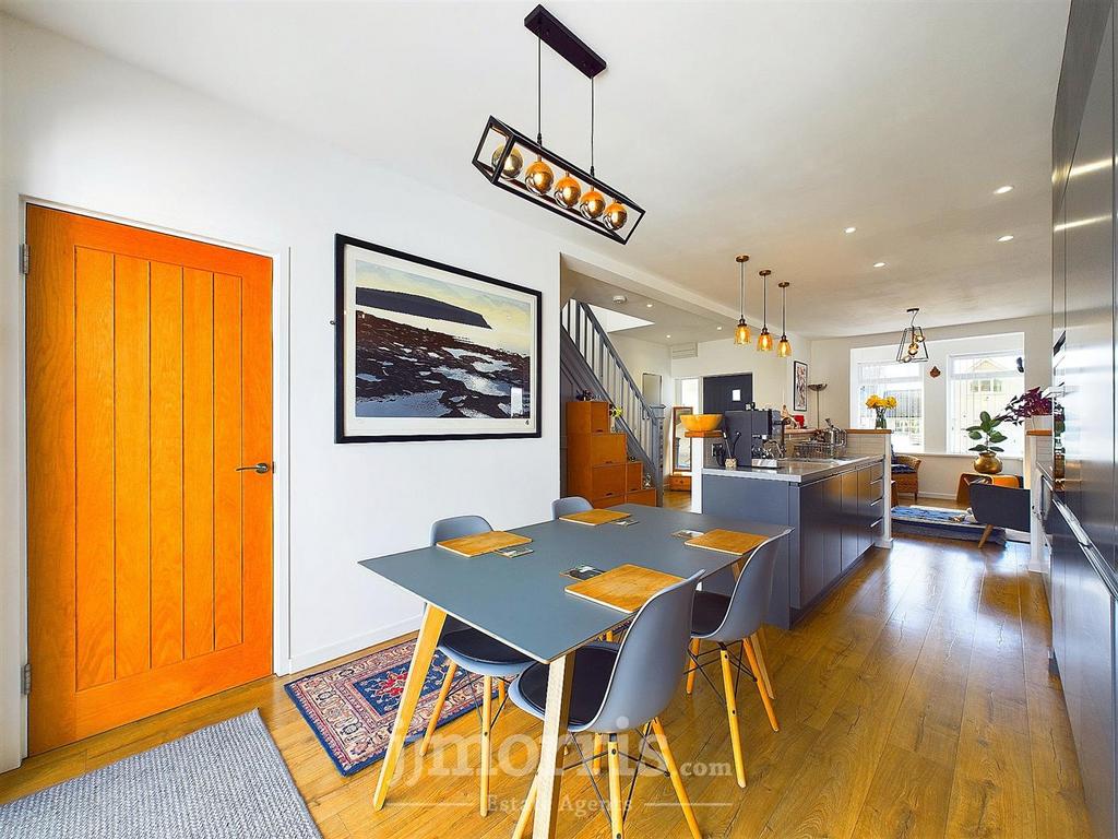 CAM03686 G0-PR0257-STILL021.jpg