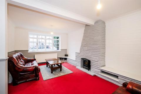 3 bedroom semi-detached house for sale, Mount Avenue, Chingford