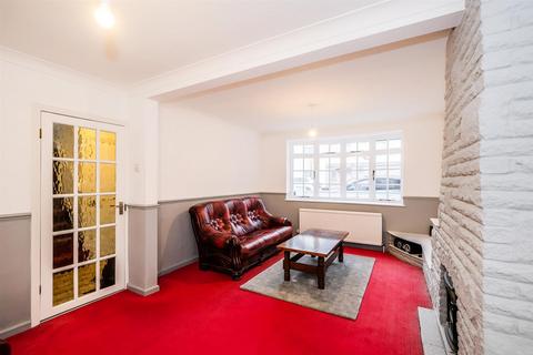 34 Mount Avenue, London, E4 6SY