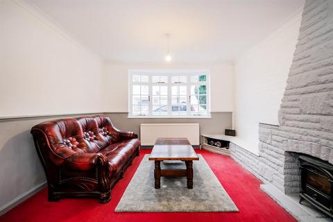 34 Mount Avenue, London, E4 6SY