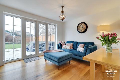 14 Swarbourn Close, Yoxall, Burton-on-trent, DE13 8NX