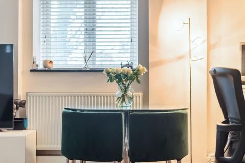 1 bedroom flat for sale, Hindhead Road, Surrey GU26