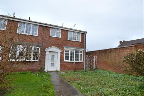 3 bedroom semi-detached house to rent, De Ferrers Close, East Leake LE12