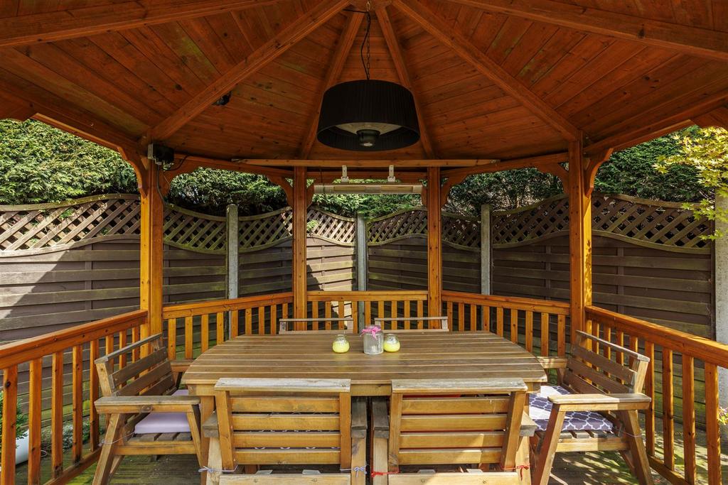 Highthorn Externals 4.jpg