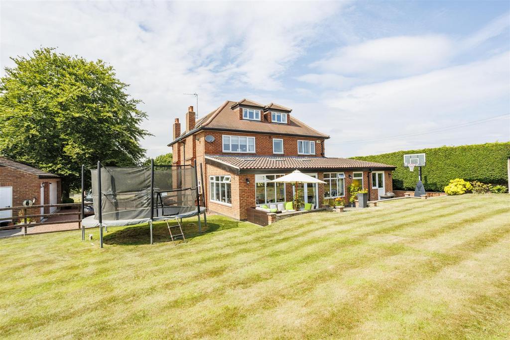 Highthorn Externals 10.jpg