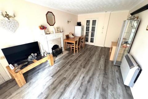 1 bedroom retirement property for sale, Grovelands Avenue, Swindon