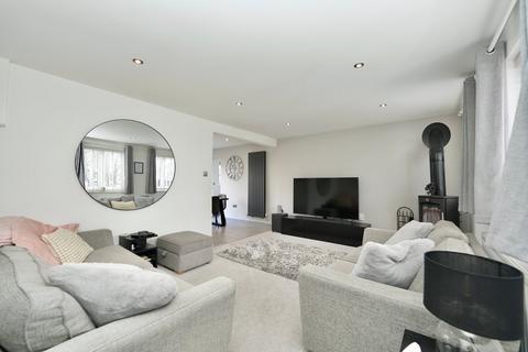 104 Burstellars, St Ives, PE27 3YT