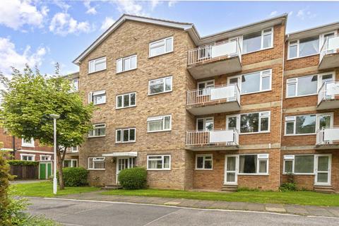 1 bedroom flat to rent, Elton Close, Kingston Upon Thames KT1