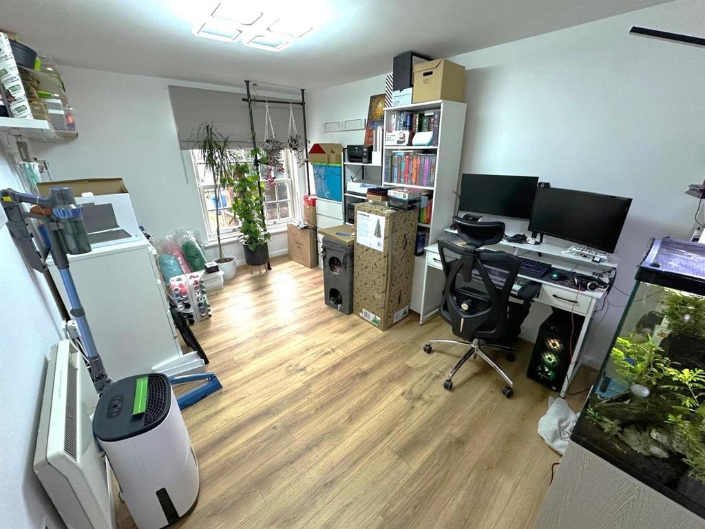 Bedroom 2 .jpg