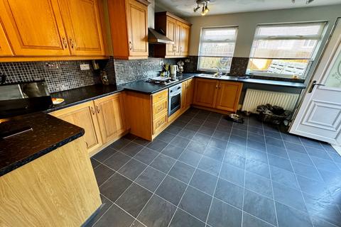 2 bedroom semi-detached house to rent, Runcorn Road, Sunderland, SR5