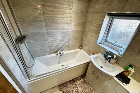 2 bedroom semi-detached house to rent, Runcorn Road, Sunderland, SR5