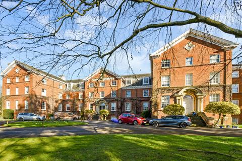 2 bedroom ground floor flat for sale, Montfort College, Romsey