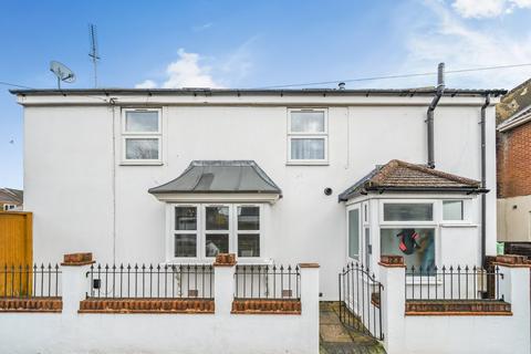 2 bedroom detached house for sale, Peveril Road, Southampton SO19