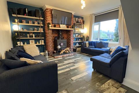 23 Walnut Avenue, Oldham, OL4 2EQ