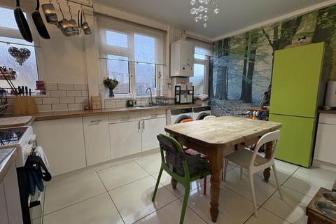 23 Walnut Avenue, Oldham, OL4 2EQ