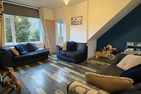 23 Walnut Avenue, Oldham, OL4 2EQ