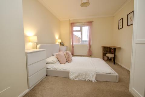 171 Strode Road, Street, BA16 0DY