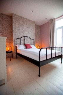 5 bedroom house to rent, Park Grove, Manchester M19