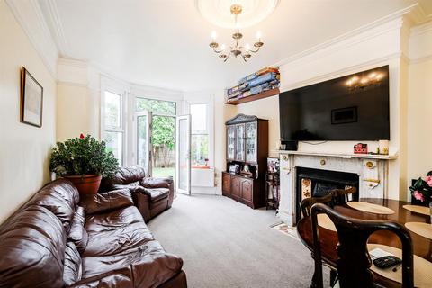 2 bedroom ground floor flat for sale, Wanstead Park Avenue, Aldersbrook