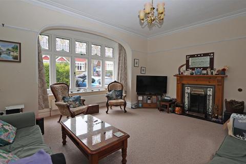undefined, Heathhurst Road, South Croydon