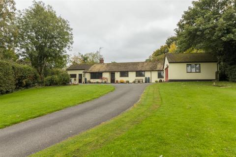 6 bedroom detached bungalow for sale, Lincoln Hill, Buntingford SG9