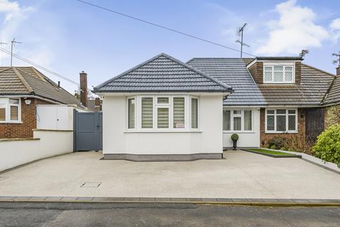 3 bedroom bungalow for sale, Holmwood Close, Bedfordshire LU5