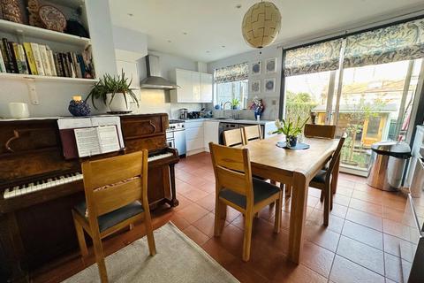 55 Winsford Road, London, SE6 4LT
