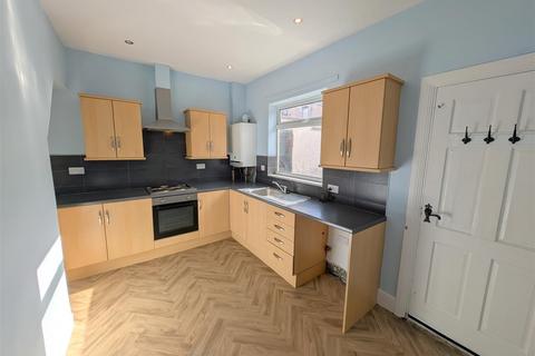 2 bedroom terraced house to rent, Vine Street, Darlington