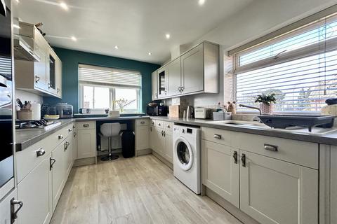 7 Springbank, Garforth, Leeds, LS25 1DD