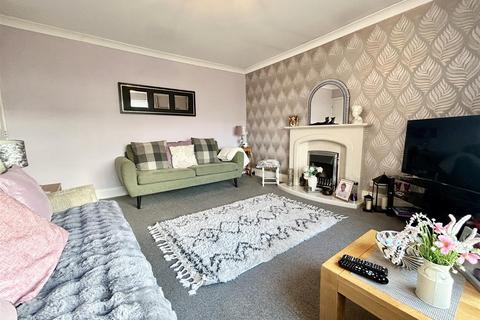 7 Springbank, Garforth, Leeds, LS25 1DD
