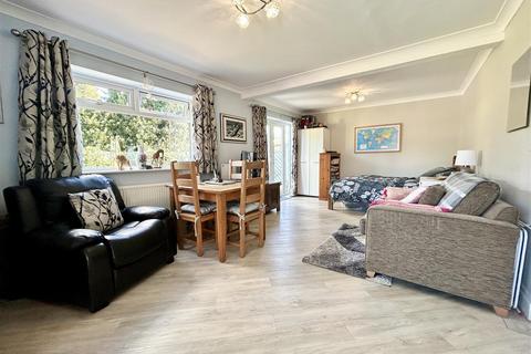 7 Springbank, Garforth, Leeds, LS25 1DD