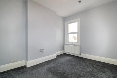 1 bedroom maisonette to rent, Park Road,  Farnborough, GU14