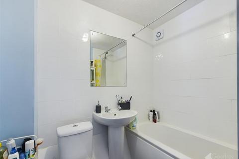 36 Aylets Field, Harlow, CM18 7LW