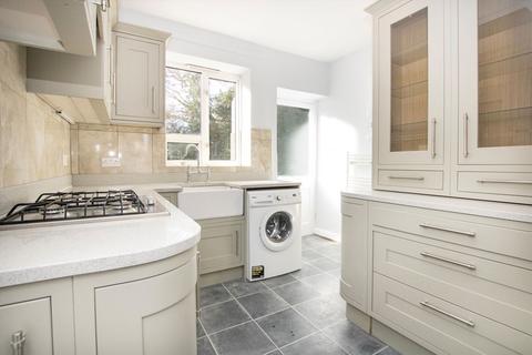 2 bedroom flat to rent, Hamilton Road, London W5