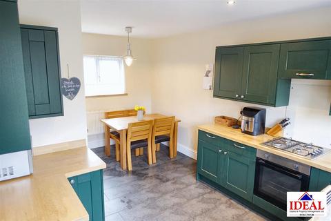 3 bedroom terraced house for sale, New Street, Carcroft, Doncaster