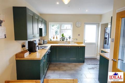 33 New Street, Carcroft, Doncaster, DN6 8EH