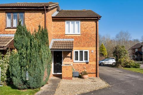 2 bedroom semi-detached house to rent, Heron Drive,  Bicester,  OX26