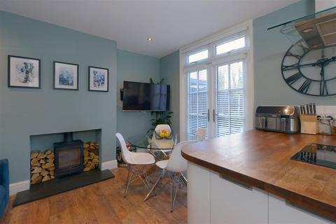 3 bedroom semi-detached house for sale, Oakley Avenue, Belle Vue, Shrewsbury