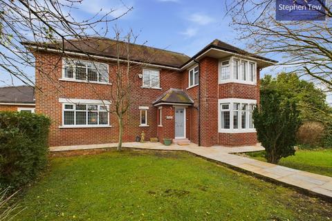 6 bedroom detached house for sale, Jubilee Lane, Blackpool, FY4