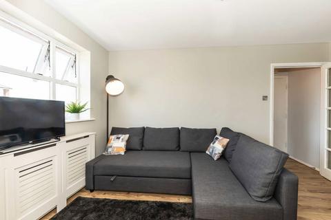 1 bedroom flat to rent, Macmillan Way, London SW17