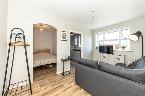 1 bedroom flat to rent, Macmillan Way, London SW17