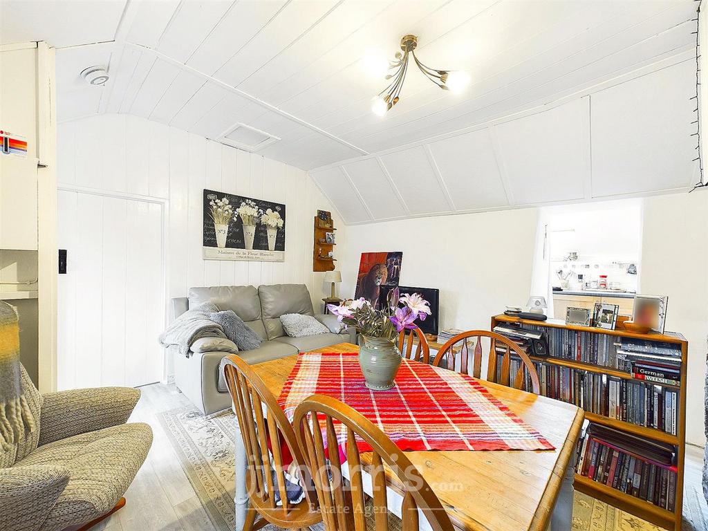 CAM03686 G0-PR0254-STILL038.jpg