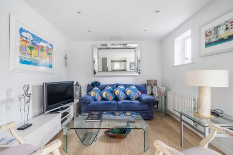 2 bedroom flat for sale, Beacon Crescent, Surrey GU26