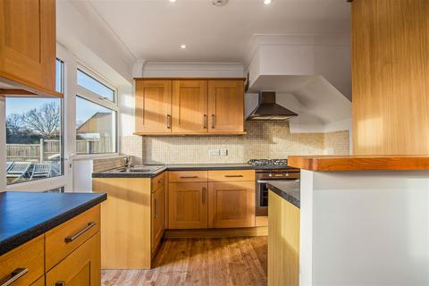 3 bedroom semi-detached house to rent, Hilley Field Lane, Fetcham